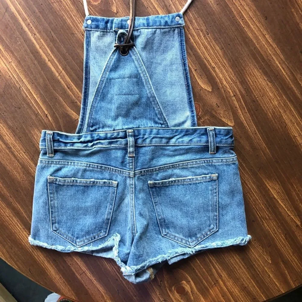 Forever 21 Distressed Size 24 Jean Short Bibs!